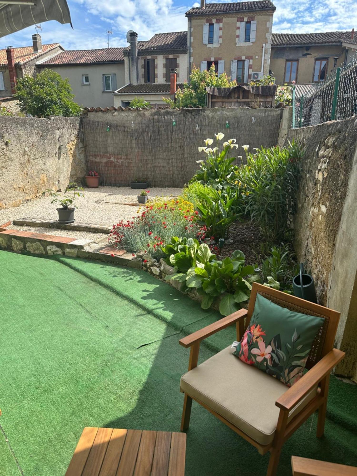 Appartement En Rez De Jardin Tout Equipe Fleurance Екстер'єр фото
